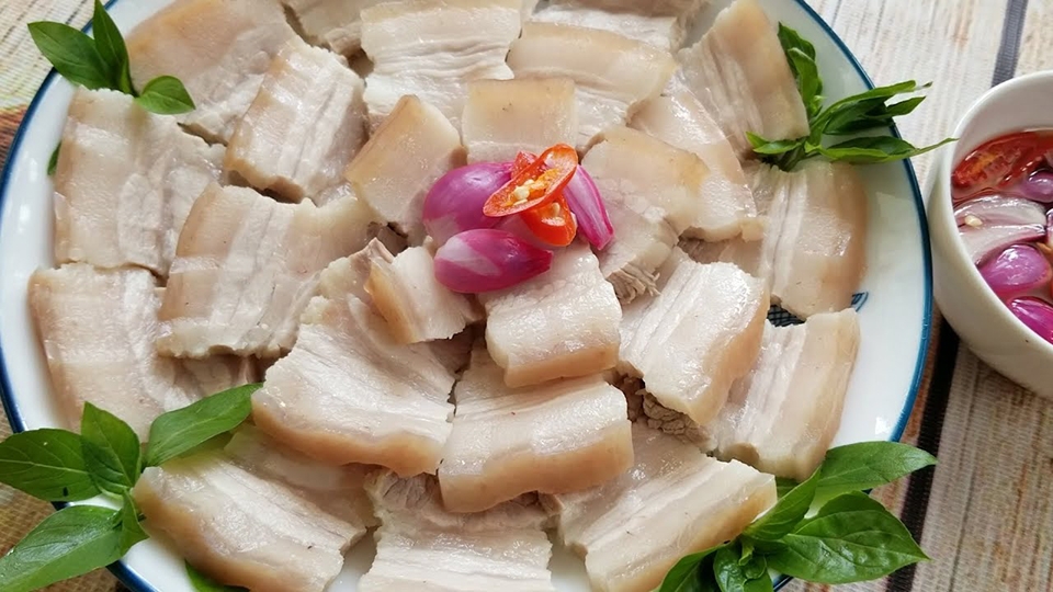 Bật mí cách luộc thịt ba chỉ ngon, trắng, đảm bảo không hôi