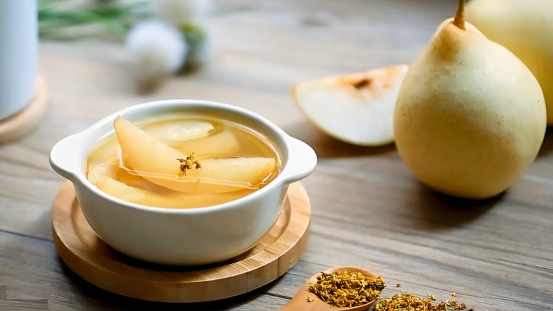 Quả lê: Mang đi hấp đường phèn Quả lê: Mang đi hấp đường phèn