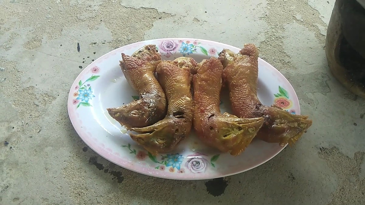 Cổ gà chiên nước mắm