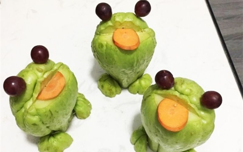 Đàn ếch xanh từ trái su su