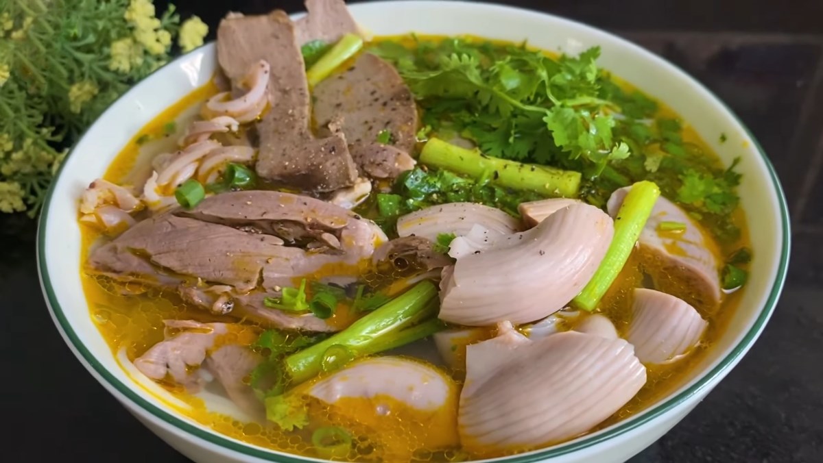 Bún lòng lợn