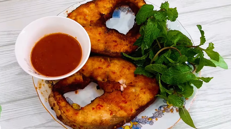 Thưởng thức cá bớp nướng